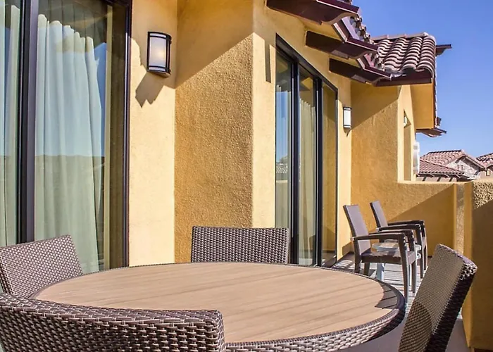 Holiday home Beautiful In A Great Setting With Fountains Courtyards And Pool With Bar