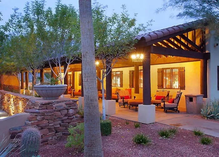 Beautiful In A Great Setting With Fountains Courtyards And Pool With Bar Peoria