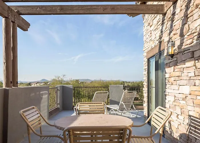 Beautiful In A Great Setting With Fountains Courtyards And Pool With Bar * Peoria