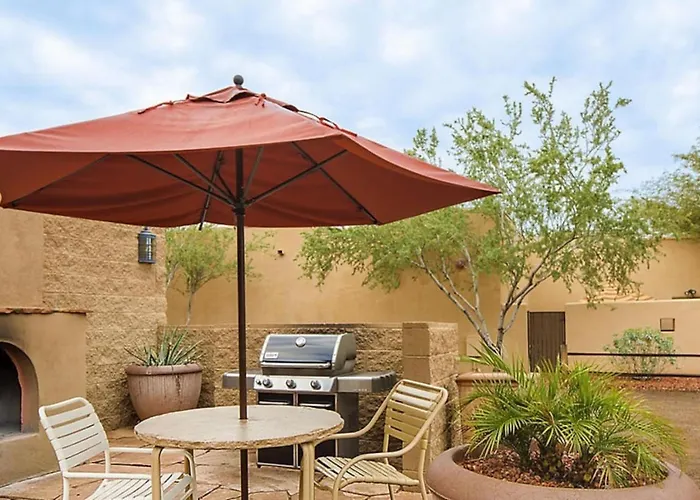 Beautiful In A Great Setting With Fountains Courtyards And Pool With Bar Holiday home