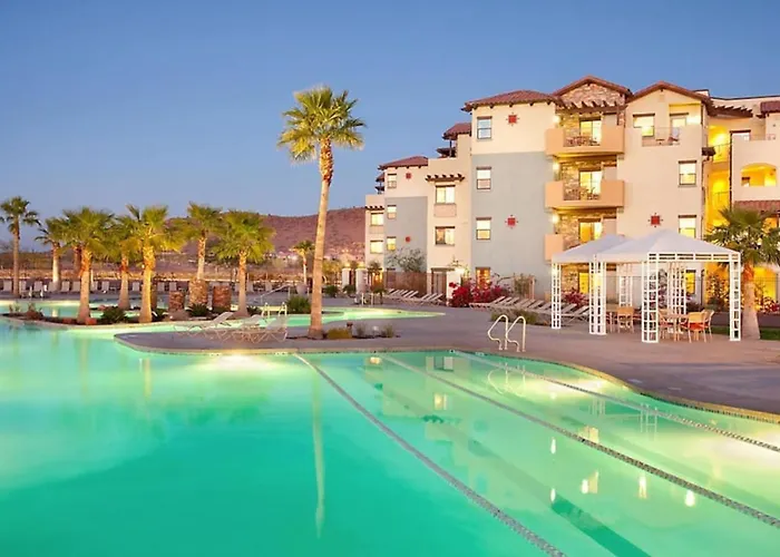 Beautiful In A Great Setting With Fountains Courtyards And Pool With Bar Holiday home Peoria