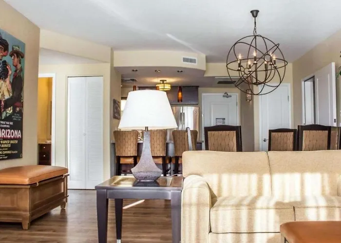Beautiful In A Great Setting With Fountains Courtyards And Pool With Bar Peoria
